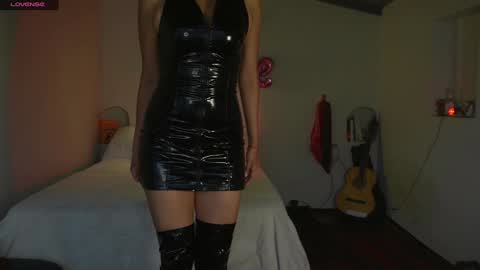 Snapshot of daniisla chatting on 12/06/24, 10:19 danalle .. online show from 12/06/24, 10:19