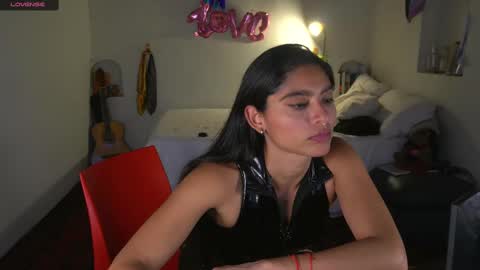 Snapshot of daniisla chatting on 10/18/25, 10:21 danalle .. online show from 10/18/25, 10:21
