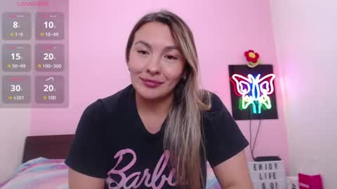 Snapshot of danika_bellaa chatting on 07/18/26, 01:43 K A R O L online show from 07/18/26, 01:43