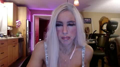DanikaWhite69 online show from 06/09/26, 12:50