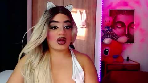 danipein online show from 10/13/25, 10:10