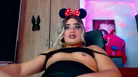 danipein online show from 10/18/25, 10:43