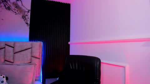 Dani Phonenix online show from 10/27/25, 07:18