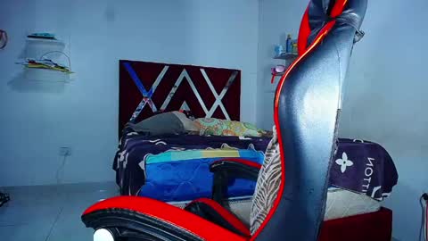 danisabrownn online show from 04/19/26, 06:10