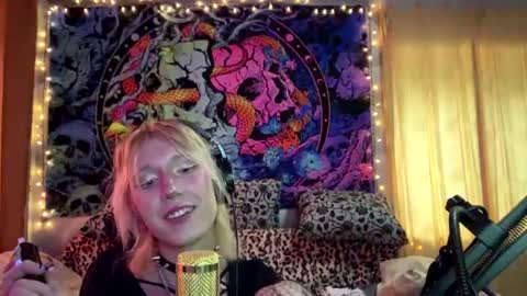danitavranich online show from 08/02/26, 01:09