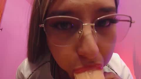 Pau online show from 10/14/25, 06:31