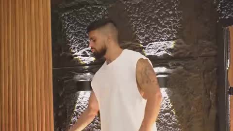 Dann saenz online show from 10/15/25, 10:21