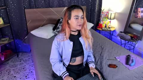 Snapshot of danna__castle chatting on 12/10/24, 05:07 Dannacastle online show from 12/10/24, 05:07