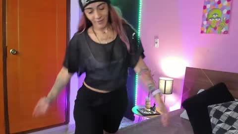 Snapshot of danna__castle chatting on 02/09/25, 04:57 Dannacastle online show from 02/09/25, 04:57