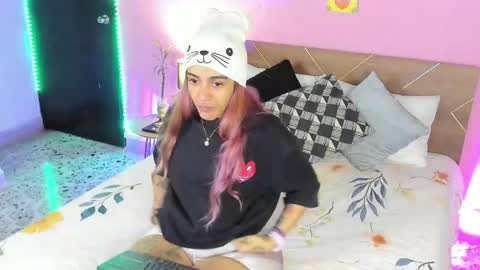 Snapshot of danna__castle chatting on 02/10/25, 04:30 Dannacastle online show from 02/10/25, 04:30