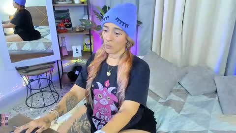 Snapshot of danna__castle chatting on 10/03/25, 05:37 Dannacastle online show from 10/03/25, 05:37