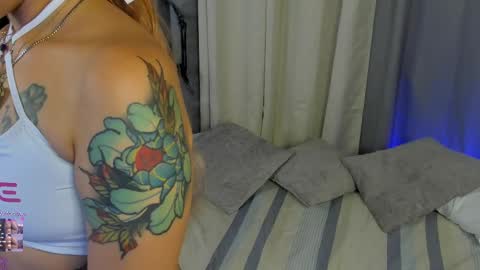 Snapshot of danna__castle chatting on 10/06/25, 02:09 Dannacastle online show from 10/06/25, 02:09