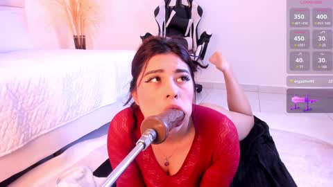 Snapshot of danna_adams1 chatting on 02/07/25, 02:40 danna_adams1 online show from 02/07/25, 02:40