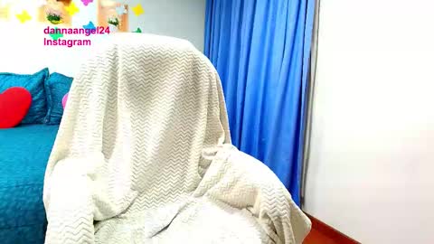 Snapshot of danna_angel chatting on 09/18/25, 11:07 Danna online show from 09/18/25, 11:07