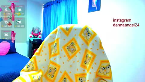 Snapshot of danna_angel chatting on 11/15/25, 08:49 Danna online show from 11/15/25, 08:49