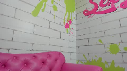 Snapshot of danna_greyyy chatting on 03/25/26, 12:11 Danna Greyyy online show from 03/25/26, 12:11