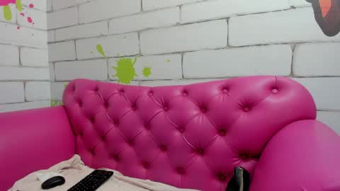 Snapshot of danna_greyyy chatting on 03/31/26, 11:43 Danna Greyyy online show from 03/31/26, 11:43