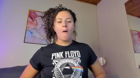 Danna Lovs online show from 01/20/25, 01:11