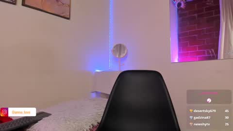 Danna Lovs online show from 02/12/25, 07:24