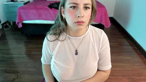 Danna martinezz online show from 01/12/25, 01:11