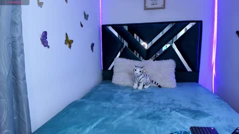 Danna martinezz online show from 12/04/25, 09:23