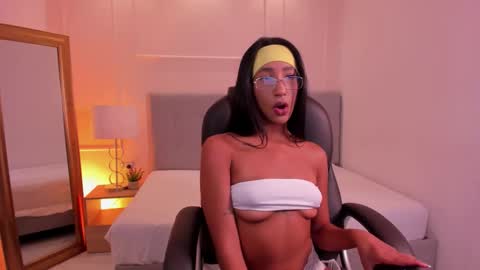 danna_palmeth online show from 10/23/25, 08:40