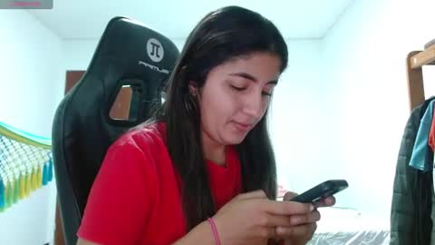 Snapshot of danna_peterson chatting on 07/09/26, 07:40 Danna online show from 07/09/26, 07:40