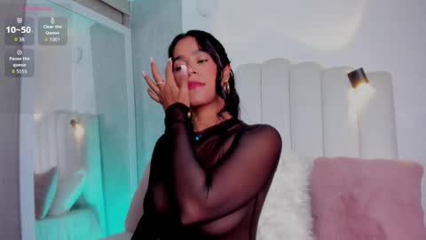 Snapshot of danna_ross101 chatting on 11/01/25, 12:23 danna ross101 online show from 11/01/25, 12:23