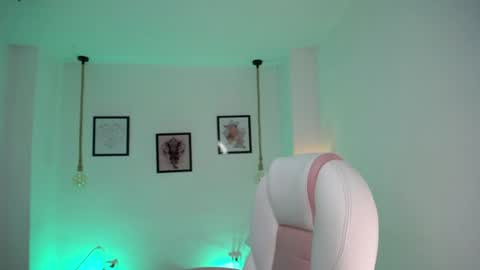 Snapshot of danna_rouse_ chatting on 06/14/26, 10:23 Danna online show from 06/14/26, 10:23