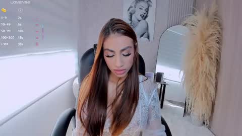 Danna Cruz  online show from 05/20/26, 07:20