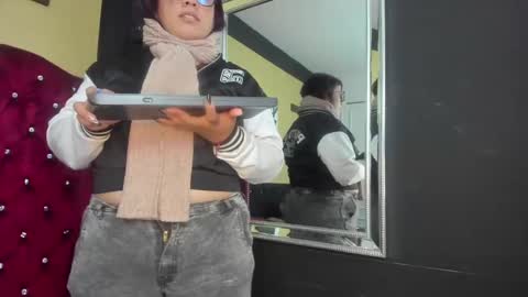 Danna Garza online show from 03/09/25, 05:00