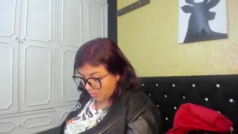 Danna Garza online show from 03/10/25, 04:28