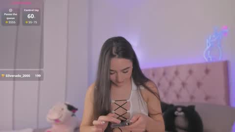 Snapshot of dannate1 chatting on 12/18/25, 10:27 danna online show from 12/18/25, 10:27