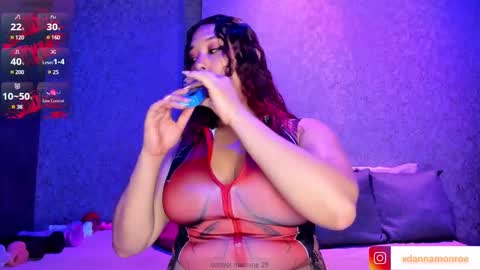 Snapshot of danniamonroee chatting on 12/17/24, 11:06 Danna Monroe online show from 12/17/24, 11:06