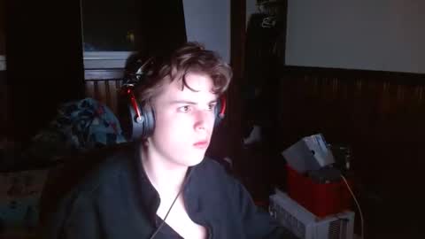 Snapshot of dannnnle chatting on 11/27/25, 03:08 dannnnle online show from 11/27/25, 03:08