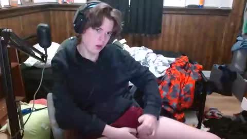 Snapshot of dannnnle chatting on 02/22/26, 09:19 dannnnle online show from 02/22/26, 09:19