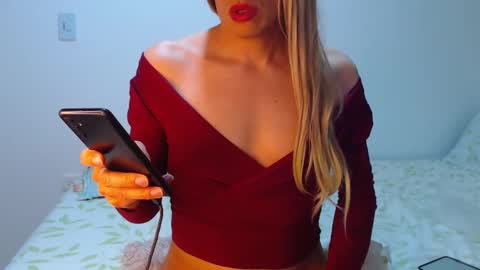 Snapshot of danny4hot chatting on 11/19/25, 03:06 Danny4hot online show from 11/19/25, 03:06