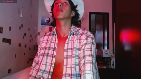 phantom555 online show from 12/01/25, 07:41