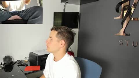 danny_and_lara online show from 09/25/25, 07:17