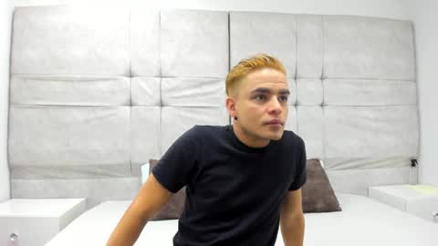 Snapshot of danny_butt_ chatting on 12/02/24, 12:51 Daniel online show from 12/02/24, 12:51