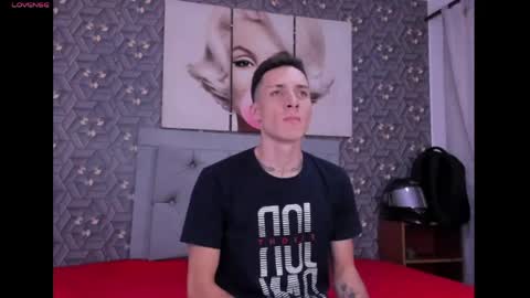 Snapshot of danny_farret chatting on 04/15/26, 11:39 Danny online show from 04/15/26, 11:39