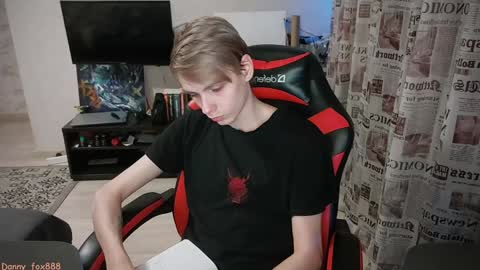 Snapshot of danny_fox888 chatting on 01/09/25, 05:00 Daniel online show from 01/09/25, 05:00