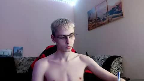 Snapshot of danny_fox888 chatting on 10/23/25, 01:27 Daniel online show from 10/23/25, 01:27