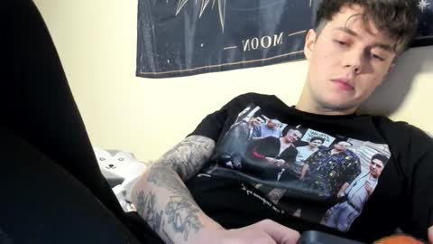 Snapshot of danny_love01 chatting on 12/18/24, 06:14 danny online show from 12/18/24, 06:14