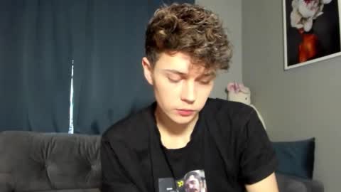 Snapshot of danny_love01 chatting on 02/21/25, 01:22 danny online show from 02/21/25, 01:22