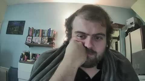 Snapshot of dannyb0y95 chatting on 11/17/25, 08:25 Danny online show from 11/17/25, 08:25