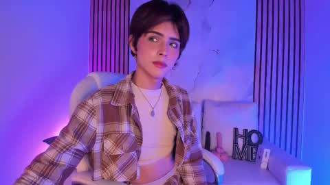 Snapshot of dannysastar_ chatting on 10/15/25, 09:04 DANNYSA online show from 10/15/25, 09:04