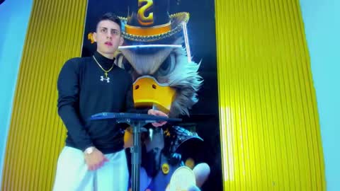 dante_brown1 online show from 12/14/25, 03:56