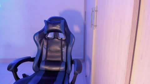 dante_martinez1 online show from 04/16/26, 09:39