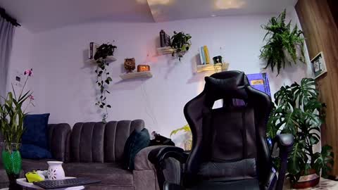 Snapshot of dantecummingss chatting on 01/25/25, 01:10 Dante online show from 01/25/25, 01:10